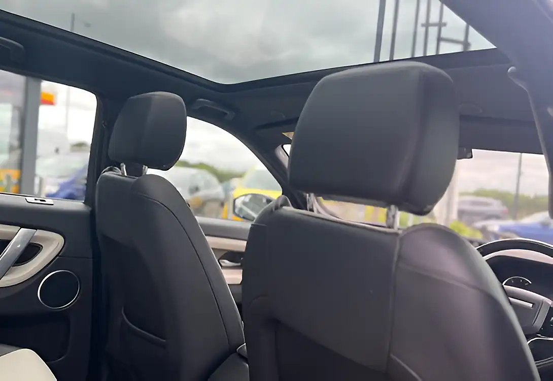 Used 2022 Land Rover Discovery Sport Urban Edition Portofino Blue - Interior and Exterior details 13