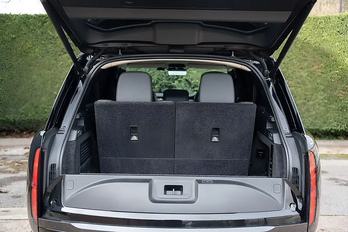 Used 2022 Land Rover Range Rover Autobiography Black - Interior and Exterior details 4