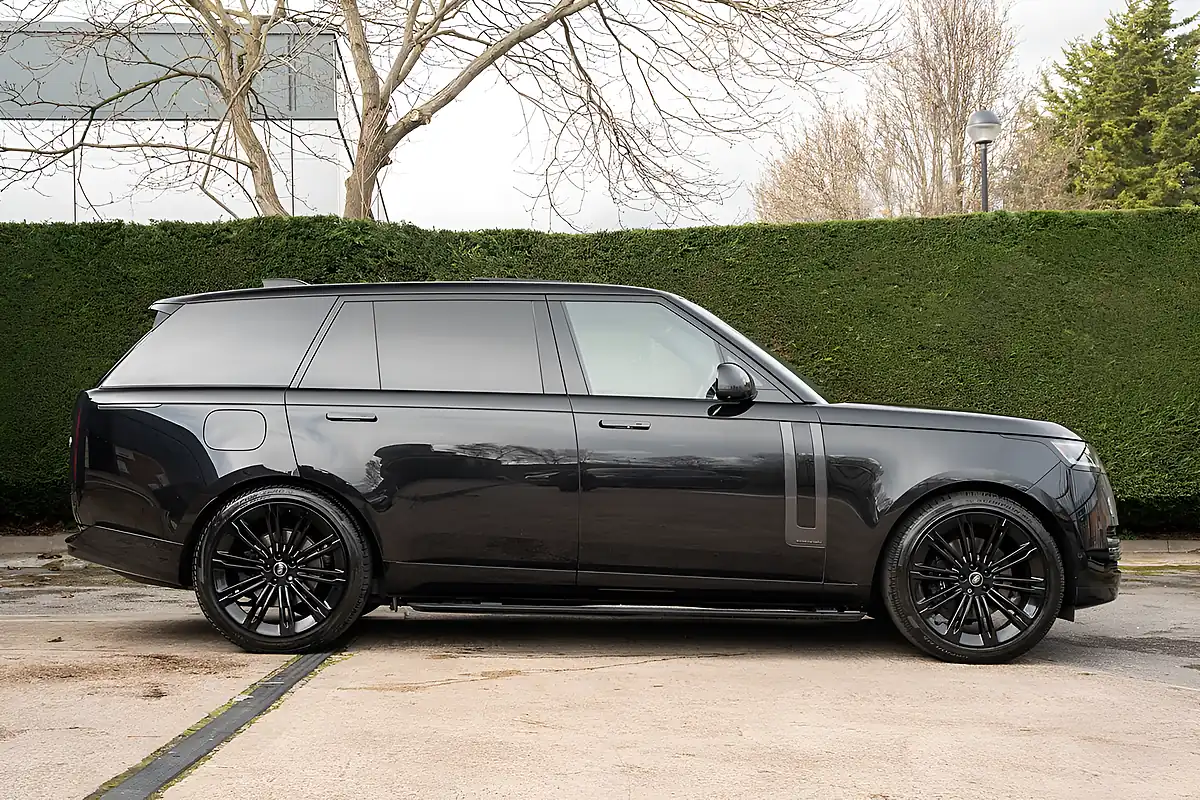 Used 2022 Land Rover Range Rover Autobiography Black - Interior and Exterior details 6