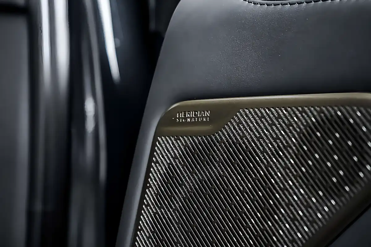 Used 2022 Land Rover Range Rover Autobiography Santorini Black - Interior and Exterior details 17