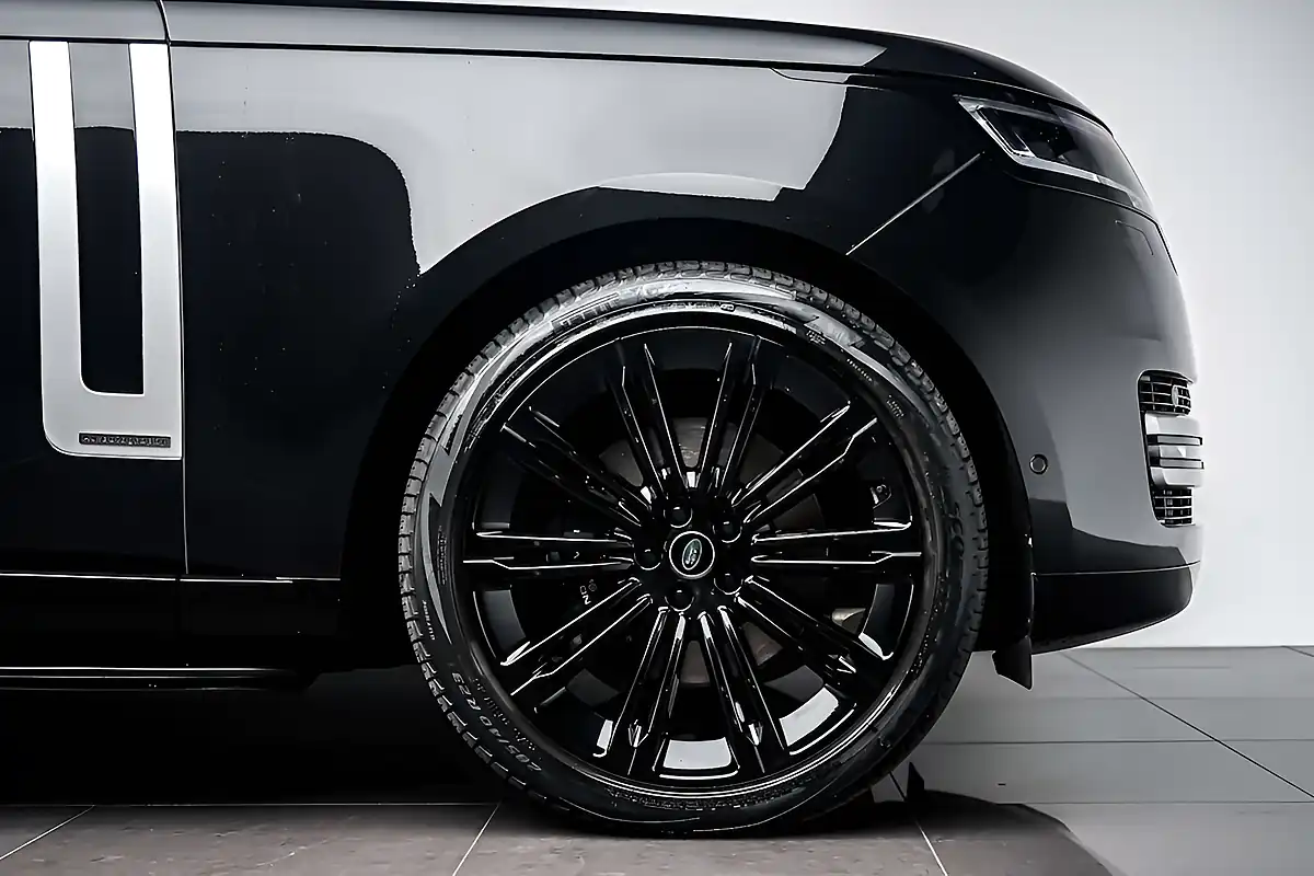 Used 2022 Land Rover Range Rover Autobiography Santorini Black - Interior and Exterior details 5