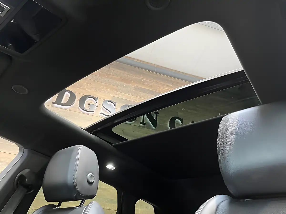 Used 2022 Land Rover Range Rover Evoque Edition Black - Interior and Exterior details 12