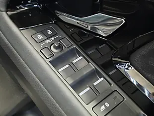 Used 2022 Land Rover Range Rover Evoque Edition Black - Interior and Exterior details 19