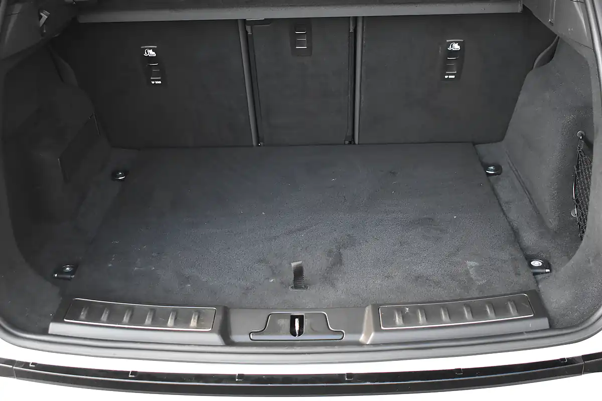Used 2022 Land Rover Range Rover Evoque Edition Fuji White - Interior and Exterior details 16
