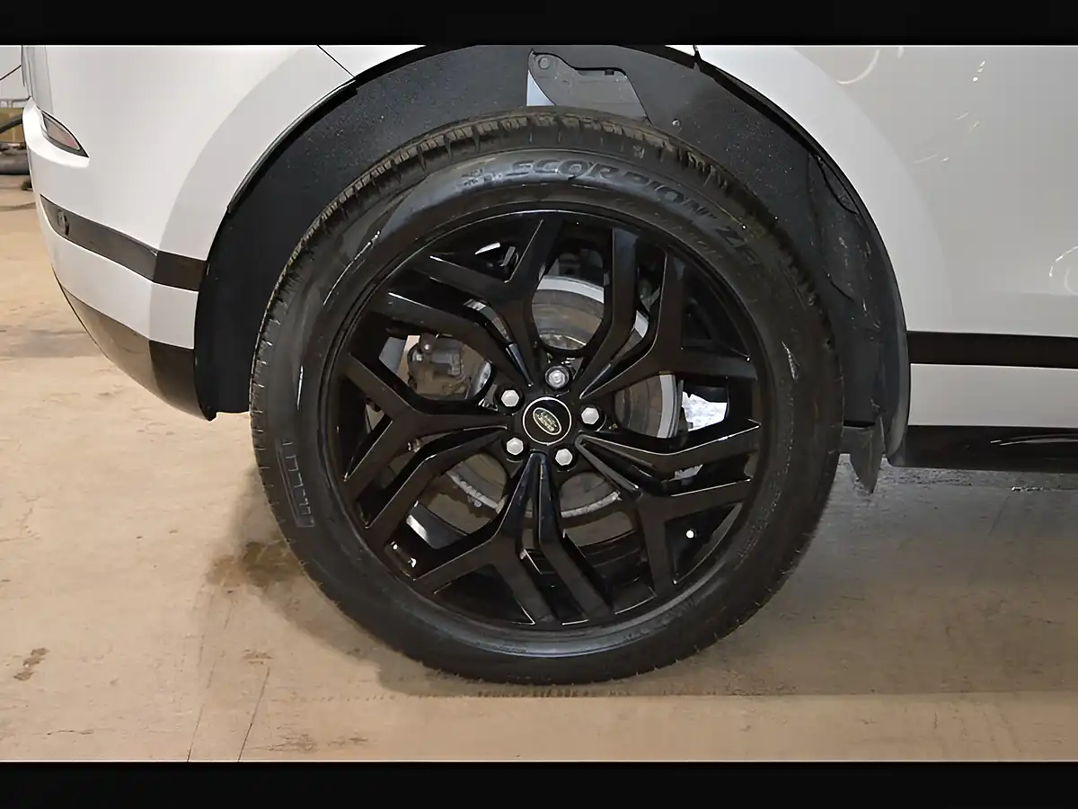 Used 2022 Land Rover Range Rover Evoque Edition Silver - Interior and Exterior details 12