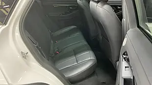 Used 2022 Land Rover Range Rover Evoque R-Dynamic Hse White - Interior and Exterior details 8