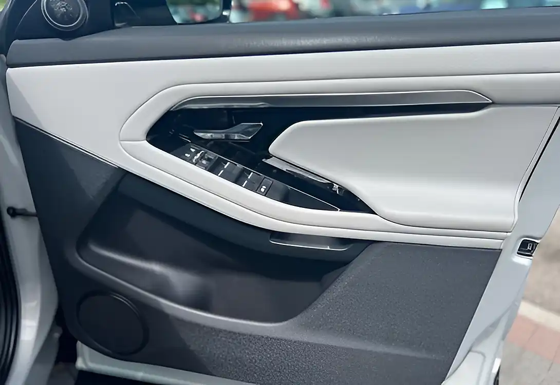 Used 2022 Land Rover Range Rover Evoque R-Dynamic S Seoul Pearl Silver - Interior and Exterior details 19