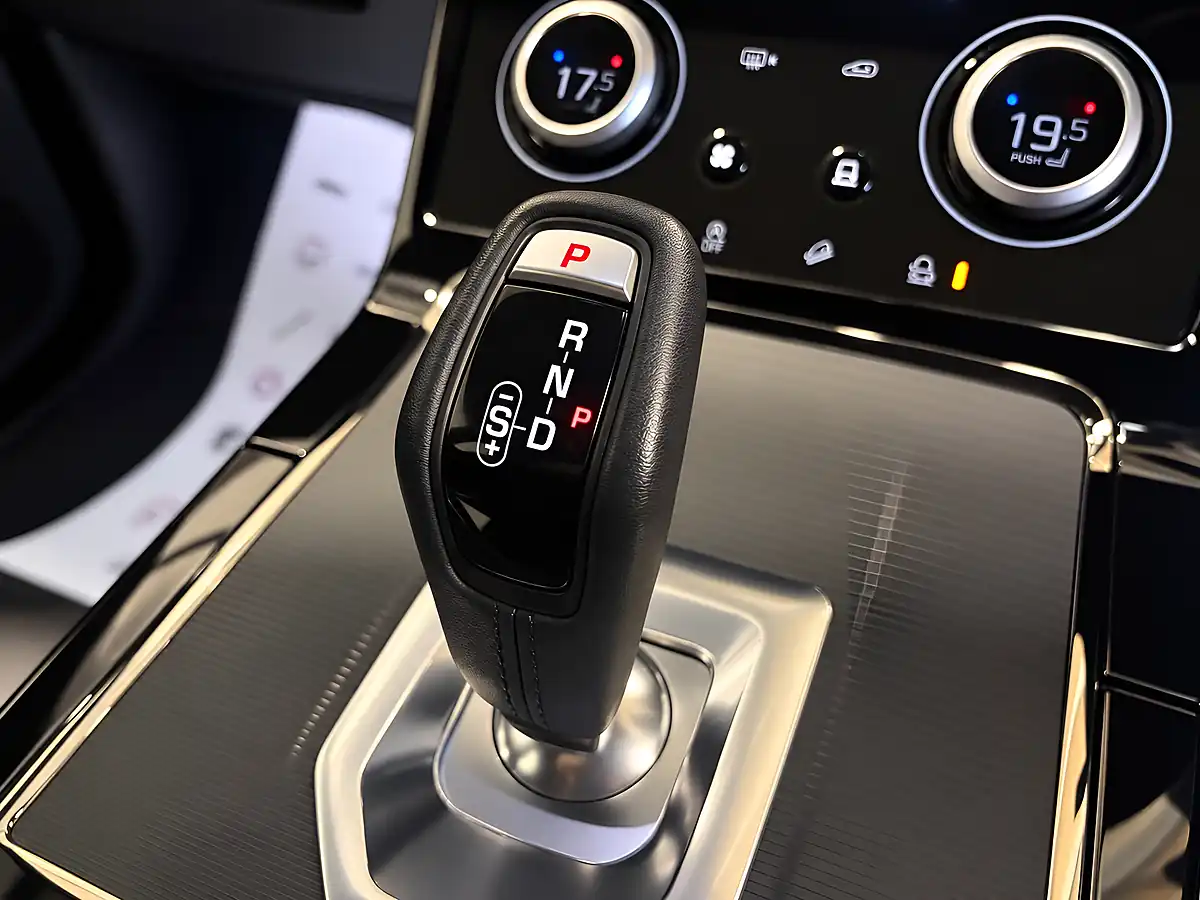 Used 2022 Land Rover Range Rover Evoque R-Dynamic S White - Interior and Exterior details 10
