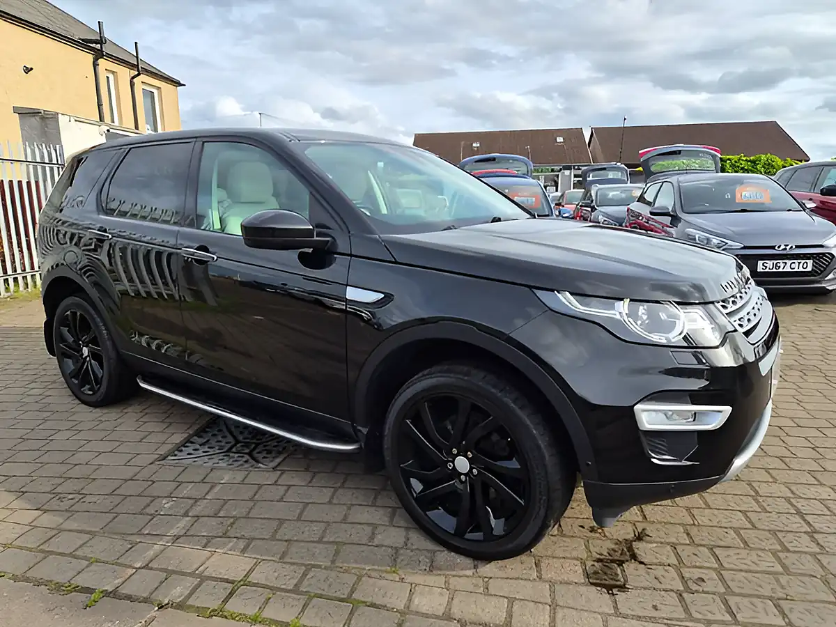 Used 2022 Land Rover Range Rover Evoque R-Dynamic Se - Interior and Exterior details 3