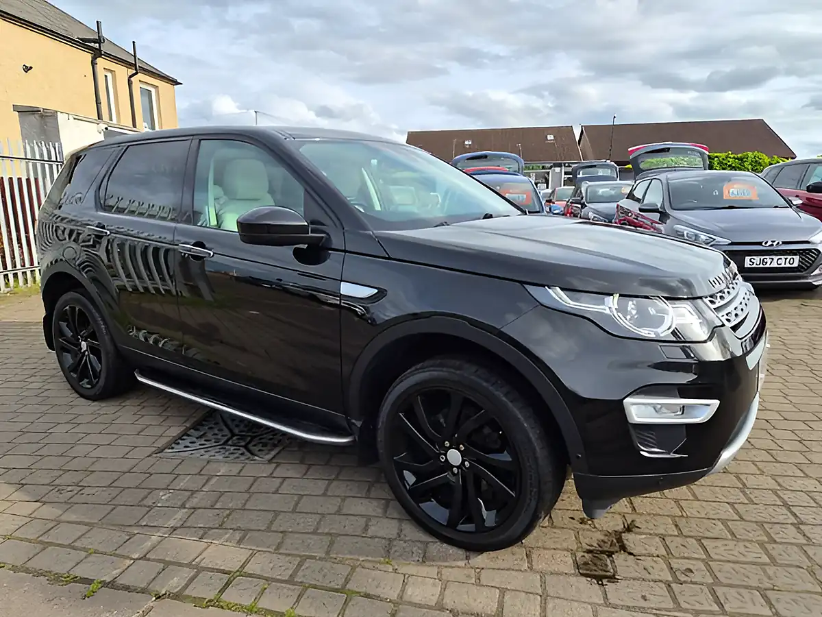 Used 2022 Land Rover Range Rover Evoque R-Dynamic Se - Interior and Exterior details 3