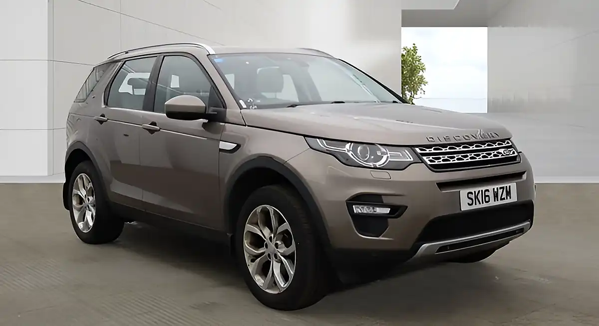 Used 2022 Land Rover Range Rover Evoque R-Dynamic Se - Interior and Exterior details 5