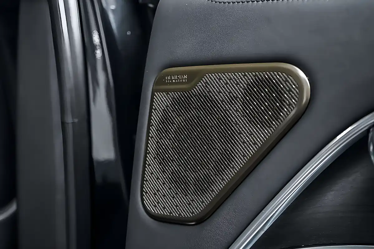 Used 2022 Land Rover Range Rover First Edition Santorini Black - Interior and Exterior details 13