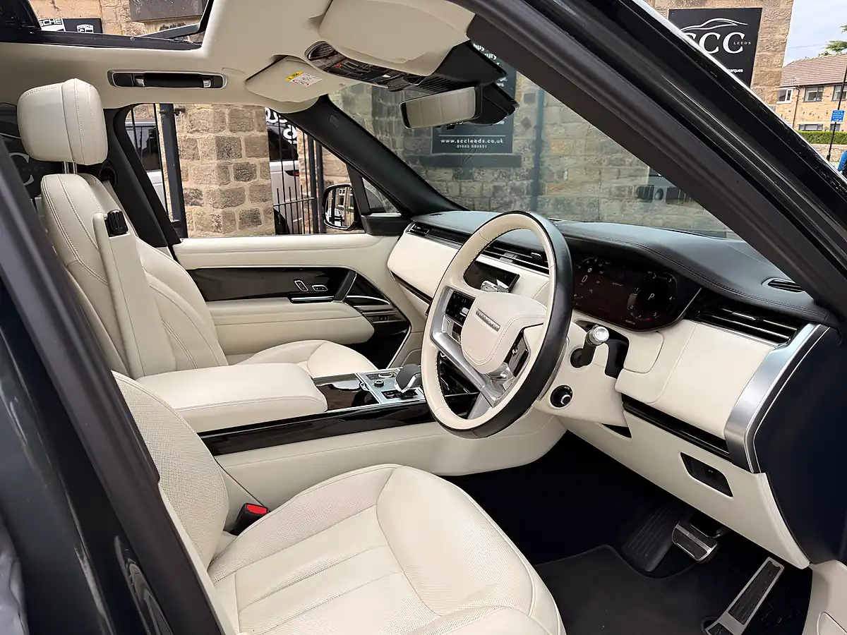 Used 2022 Land Rover Range Rover Hse Belgravia Green - Interior and Exterior details 13