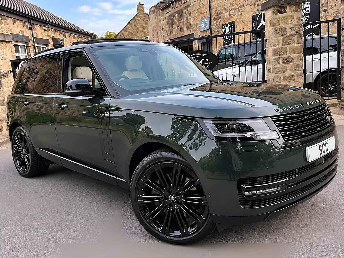 Used 2022 Land Rover Range Rover Hse Belgravia Green - Interior and Exterior details 3