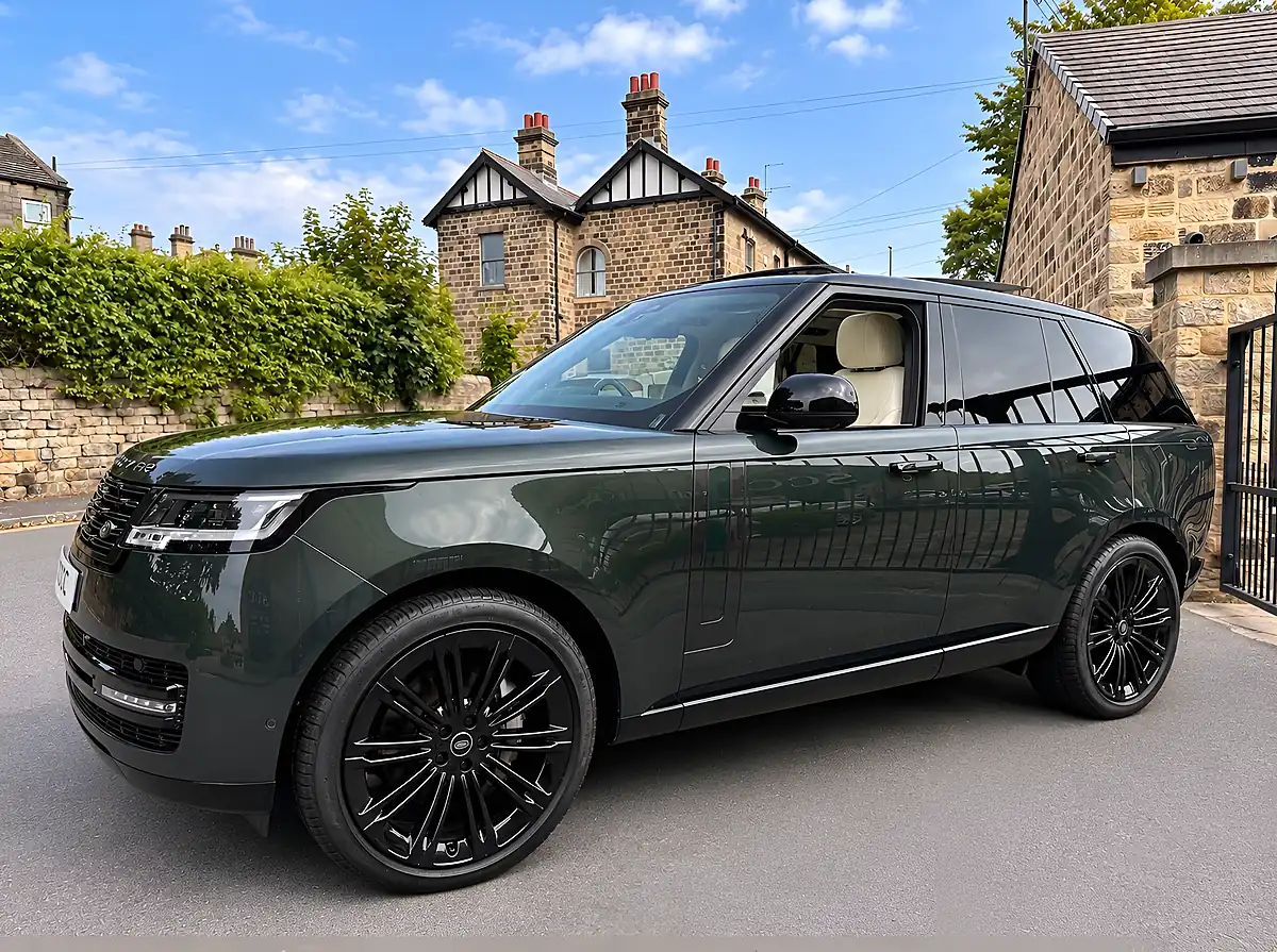 Used 2022 Land Rover Range Rover Hse Belgravia Green - Interior and Exterior details 6