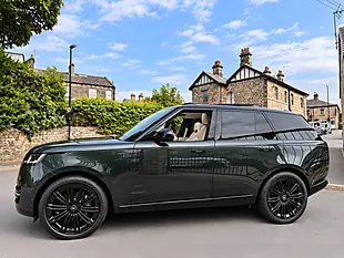 Used 2022 Land Rover Range Rover Hse Belgravia Green - Interior and Exterior details 7