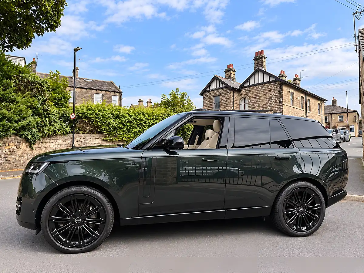 Used 2022 Land Rover Range Rover Hse Belgravia Green - Interior and Exterior details 7