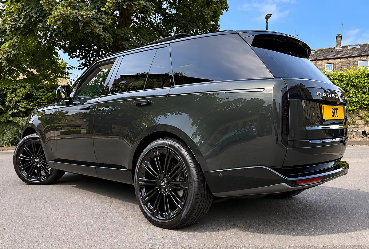 Used 2022 Land Rover Range Rover Hse Belgravia Green - Interior and Exterior details 8