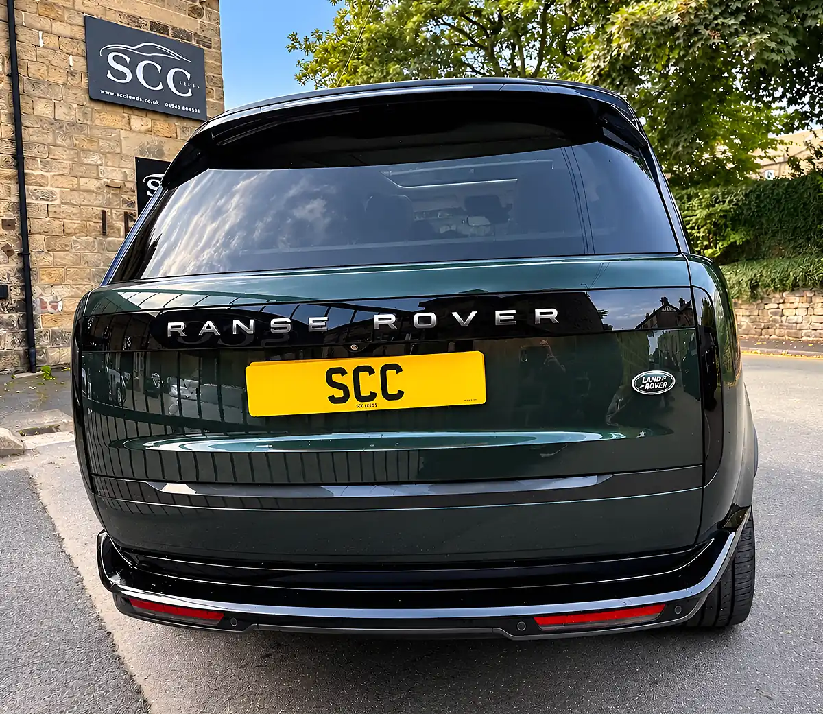 Used 2022 Land Rover Range Rover Hse Belgravia Green - Interior and Exterior details 9