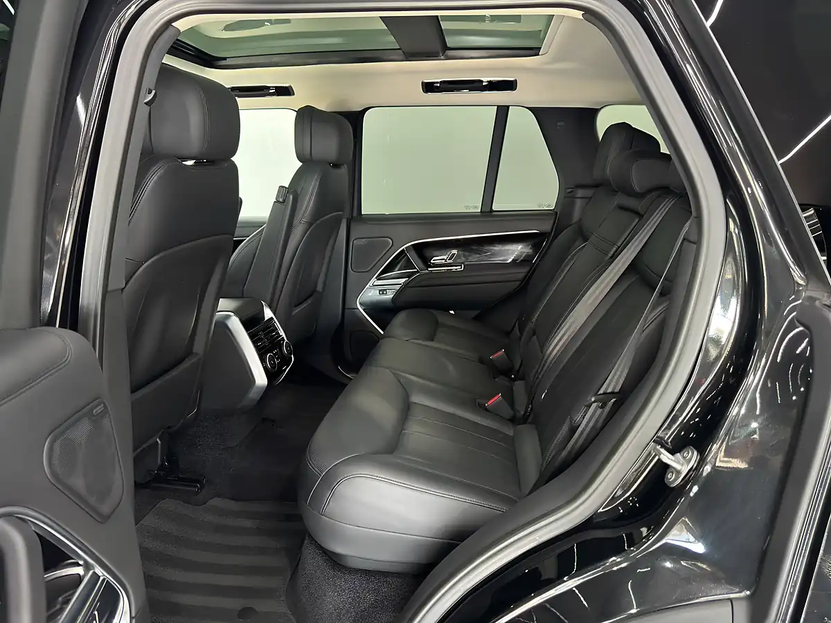 Used 2022 Land Rover Range Rover Hse Black - Interior and Exterior details 16