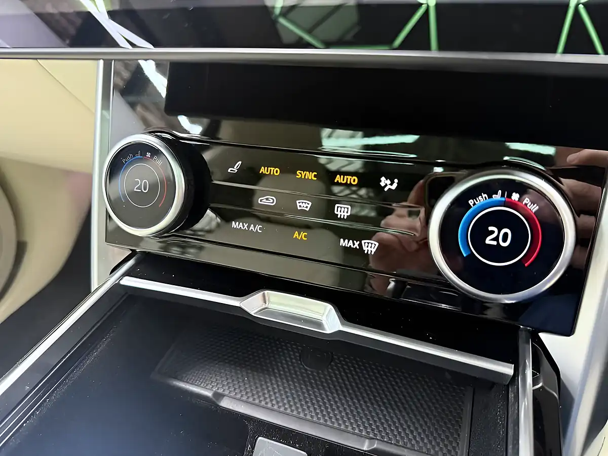Used 2022 Land Rover Range Rover Hse Black - Interior and Exterior details 16
