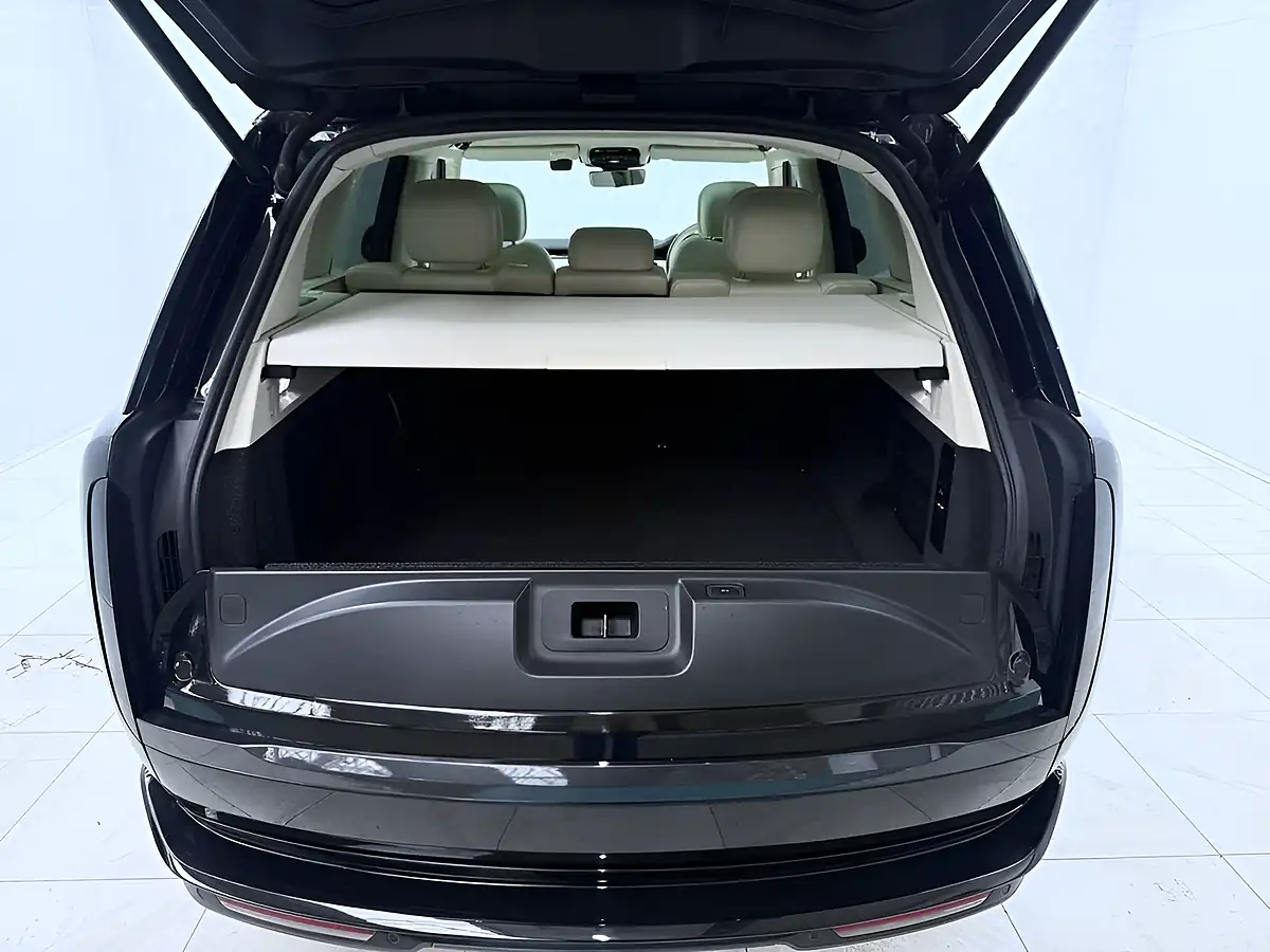 Used 2022 Land Rover Range Rover Hse Black - Interior and Exterior details 8