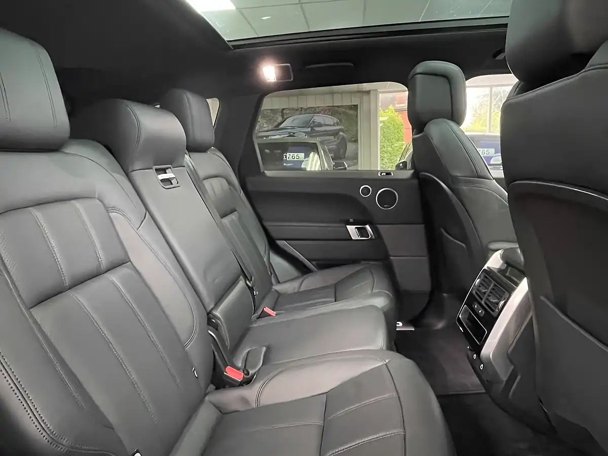 Used 2022 Land Rover Range Rover Hse Dynamic Black Santorini Black - Interior and Exterior details 11