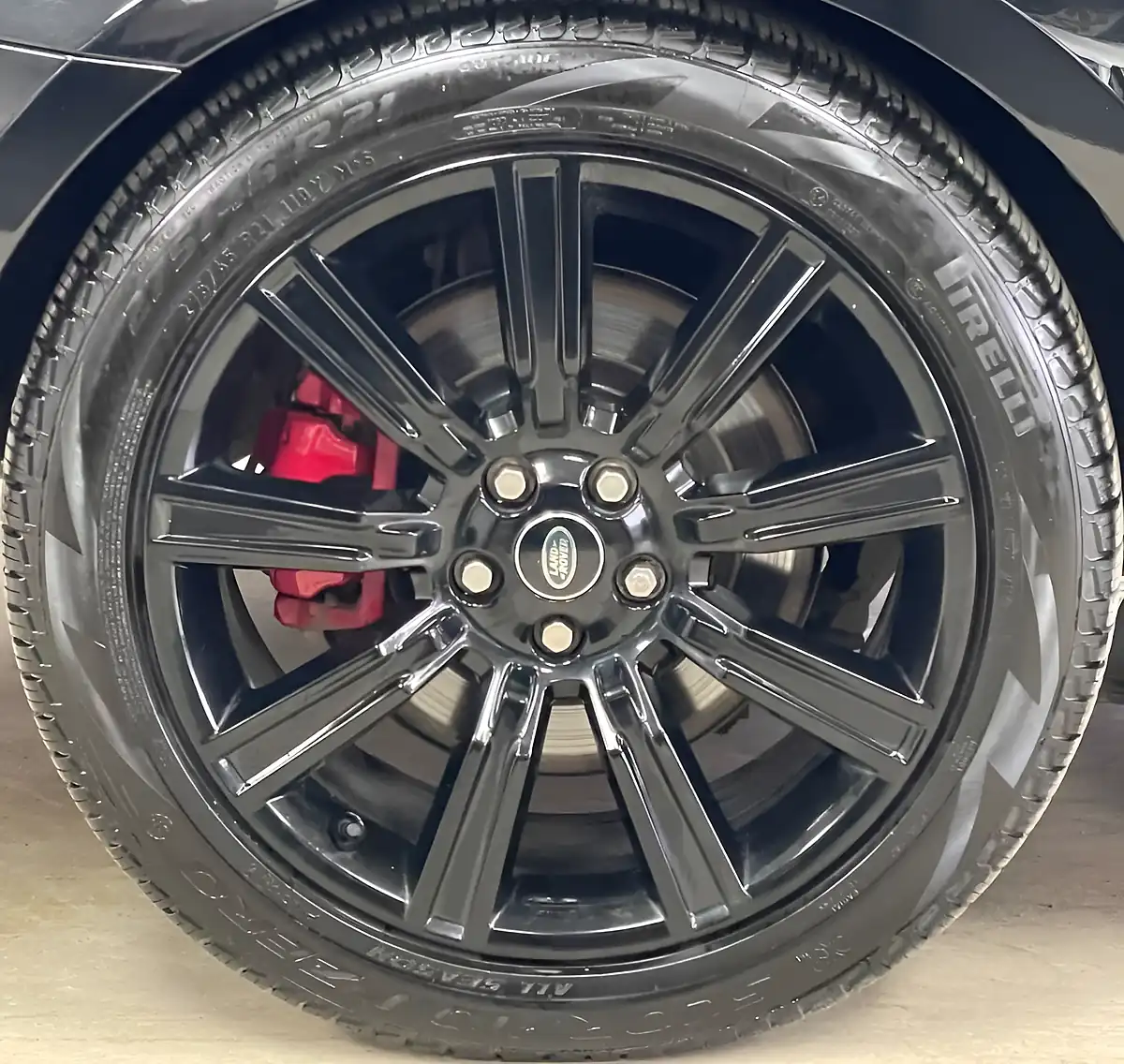 Used 2022 Land Rover Range Rover Hse Dynamic Black Santorini Black - Interior and Exterior details 5