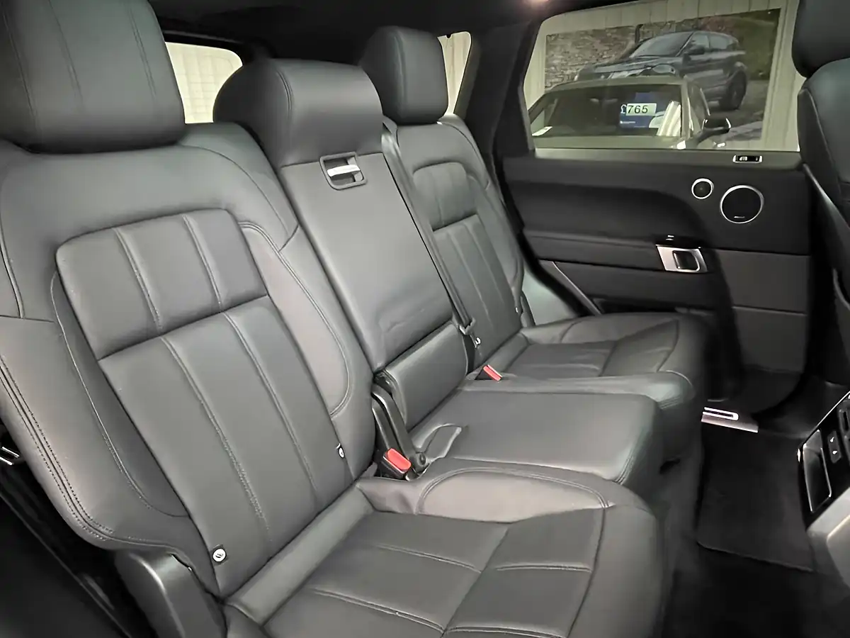 Used 2022 Land Rover Range Rover P400 Hse Hse Dynamic Black Santorini Black - Interior and Exterior details 13