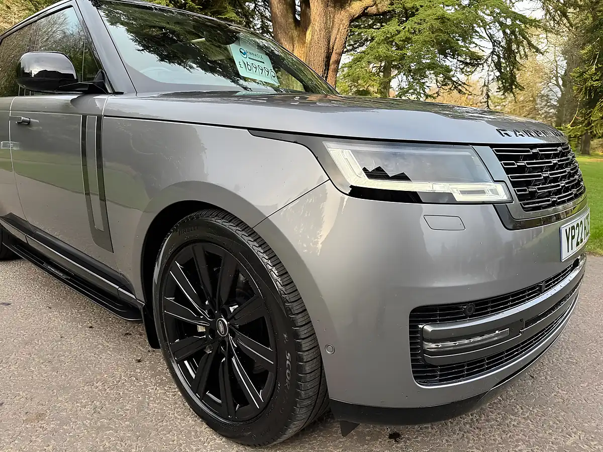 Used 2022 Land Rover Range Rover Se Grey - Interior and Exterior details 17