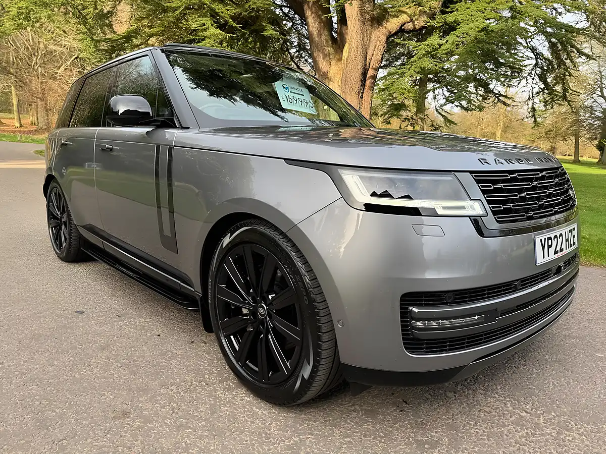 Used 2022 Land Rover Range Rover Se Grey - Interior and Exterior details 3