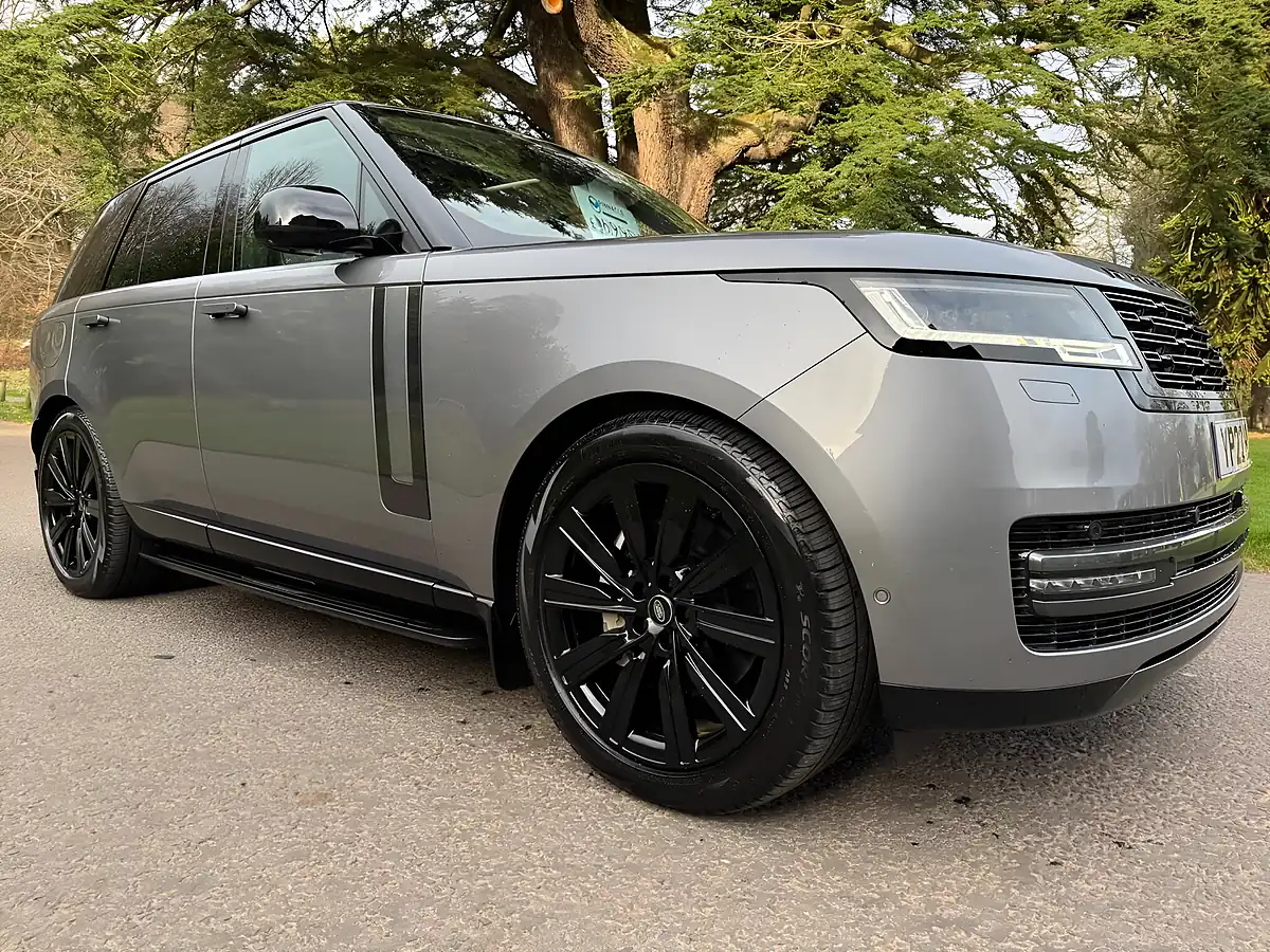 Used 2022 Land Rover Range Rover Se Grey - Interior and Exterior details 9