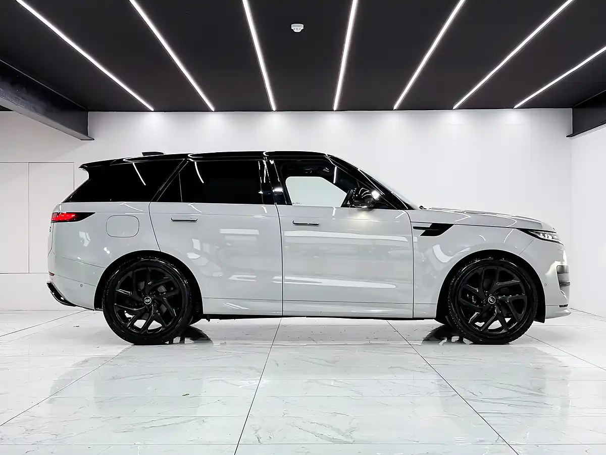 Used 2022 Land Rover Range Rover Sport Dynamic Se Borasco Grey - Interior and Exterior details 2
