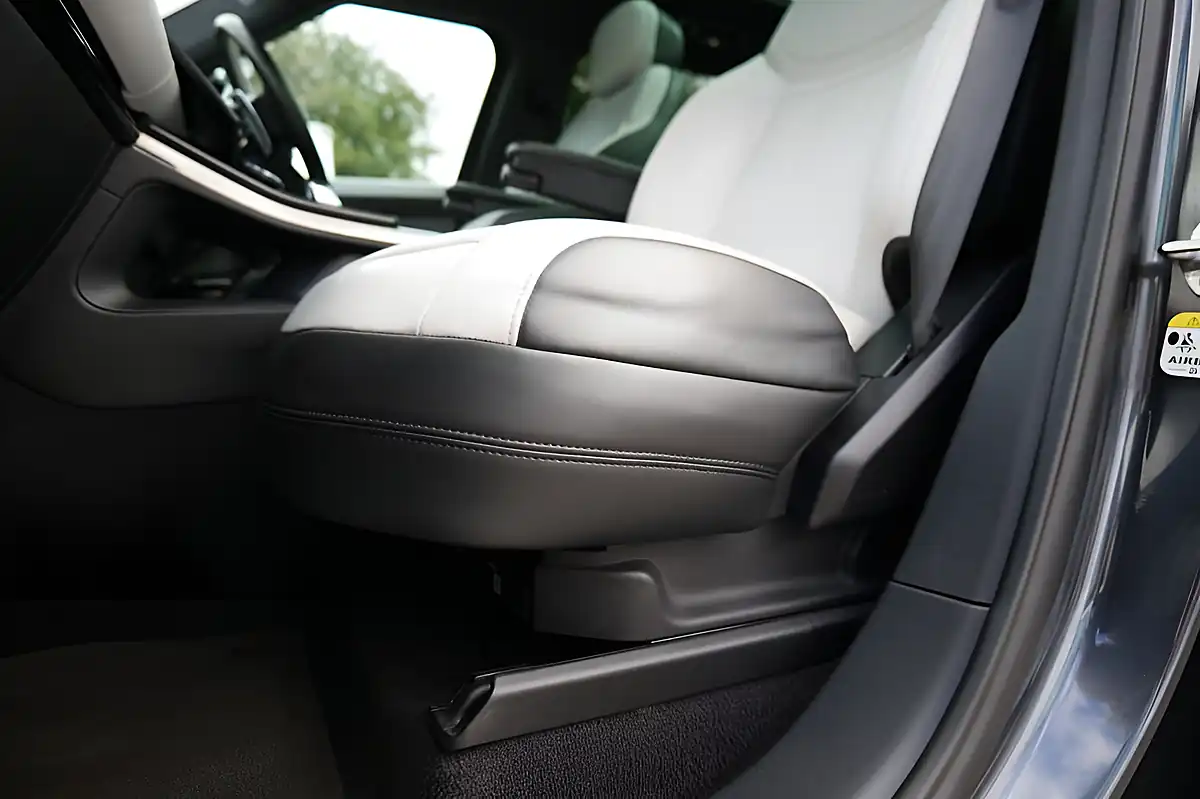 Used 2022 Land Rover Range Rover Sport Dynamic Se Grey - Interior and Exterior details 13