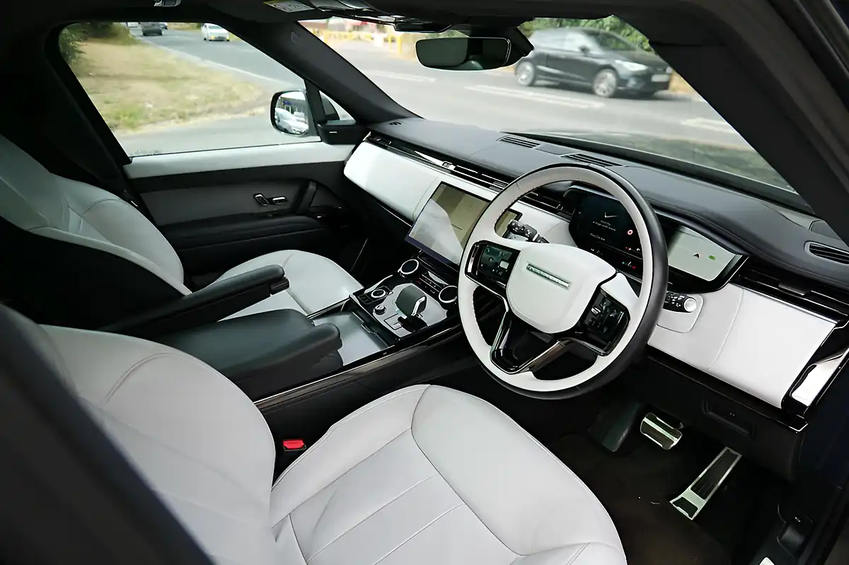 Used 2022 Land Rover Range Rover Sport Dynamic Se Grey - Interior and Exterior details 14