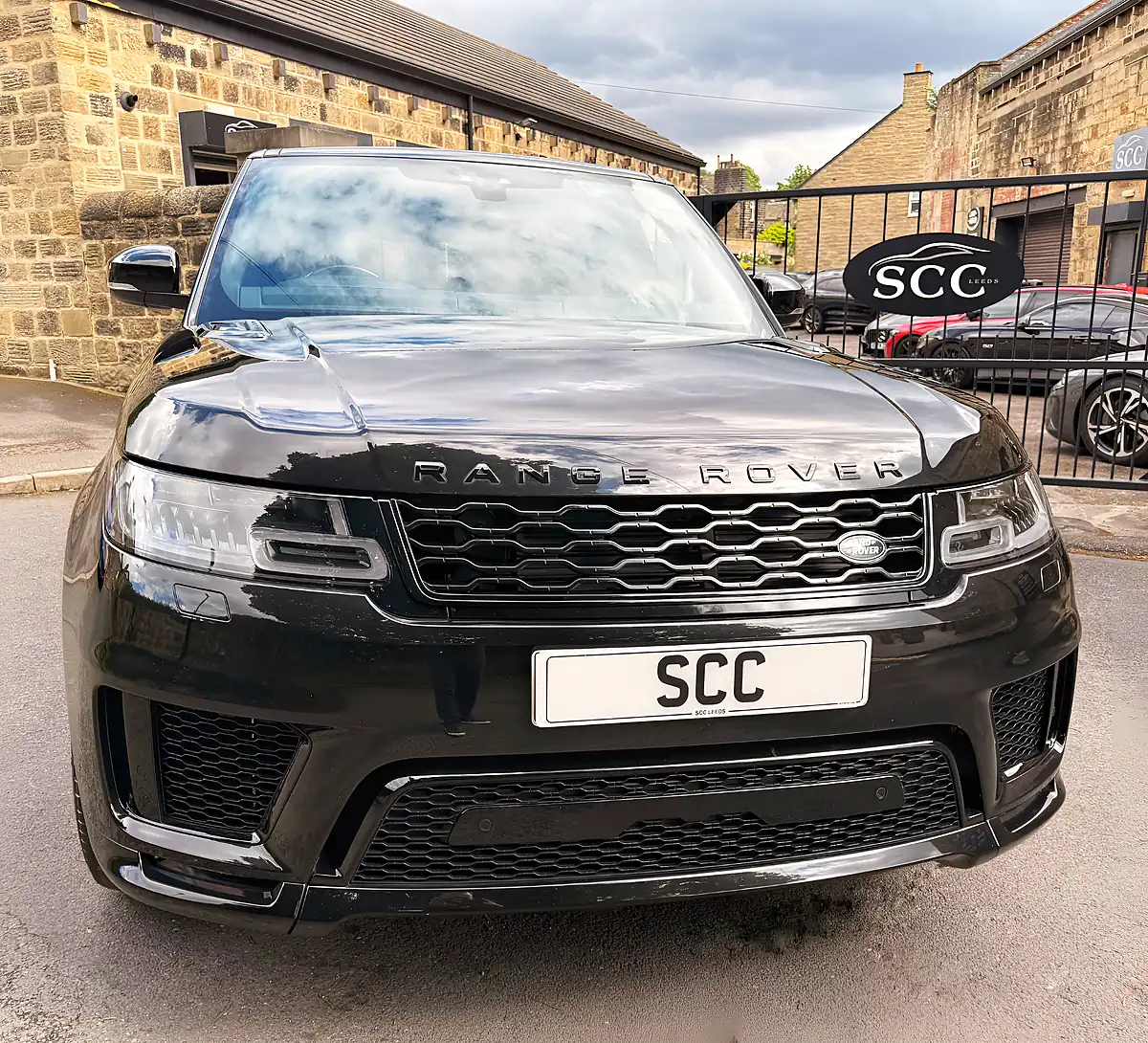 Used 2022 Land Rover Range Rover Sport Hse Dynamic Black Santorini Black - Interior and Exterior details 3