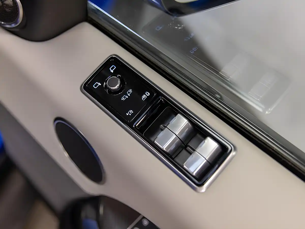 Used 2022 Land Rover Range Rover Sport Svr Carbon Edition Blue - Interior and Exterior details 11