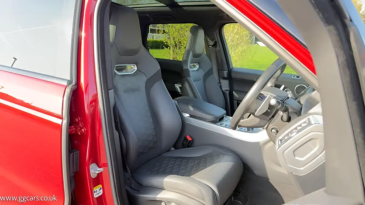 Used 2022 Land Rover Range Rover Sport Svr Italian Racing Red - Interior and Exterior details 17