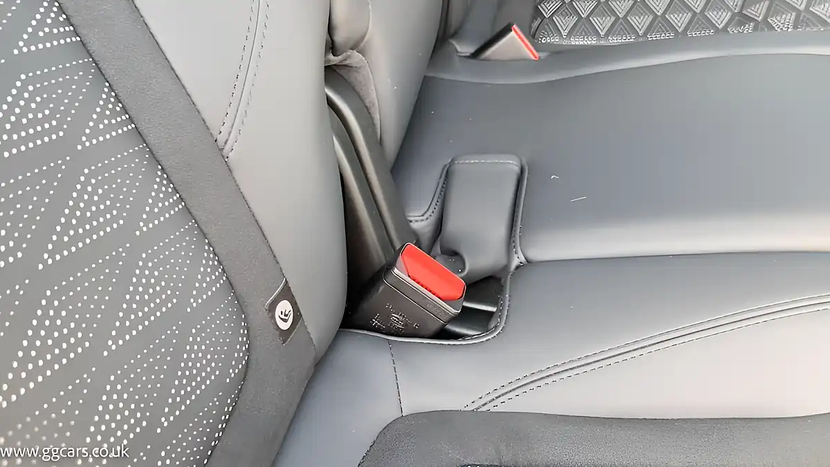 Used 2022 Land Rover Range Rover Sport Svr Italian Racing Red - Interior and Exterior details 20