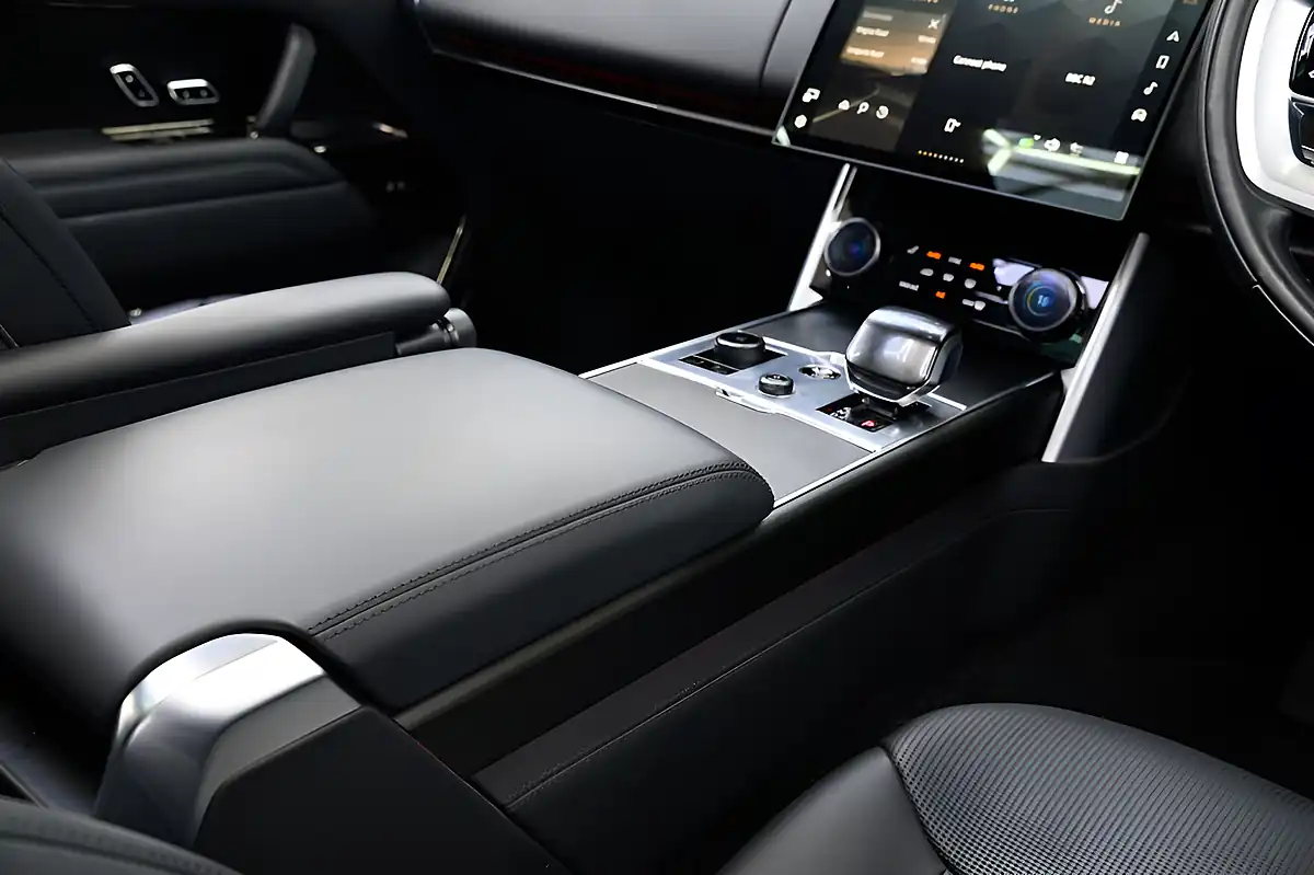Used 2022 Land Rover Range Rover Sv Grey - Interior and Exterior details 17