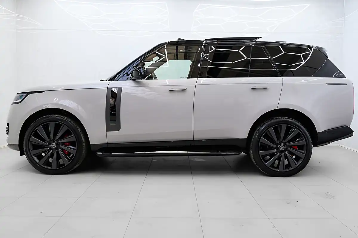 Used 2022 Land Rover Range Rover Sv Grey - Interior and Exterior details 6