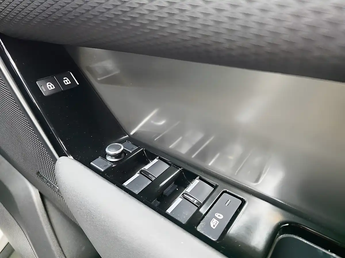 Used 2022 Land Rover Range Rover Velar Black Pack White - Interior and Exterior details 17