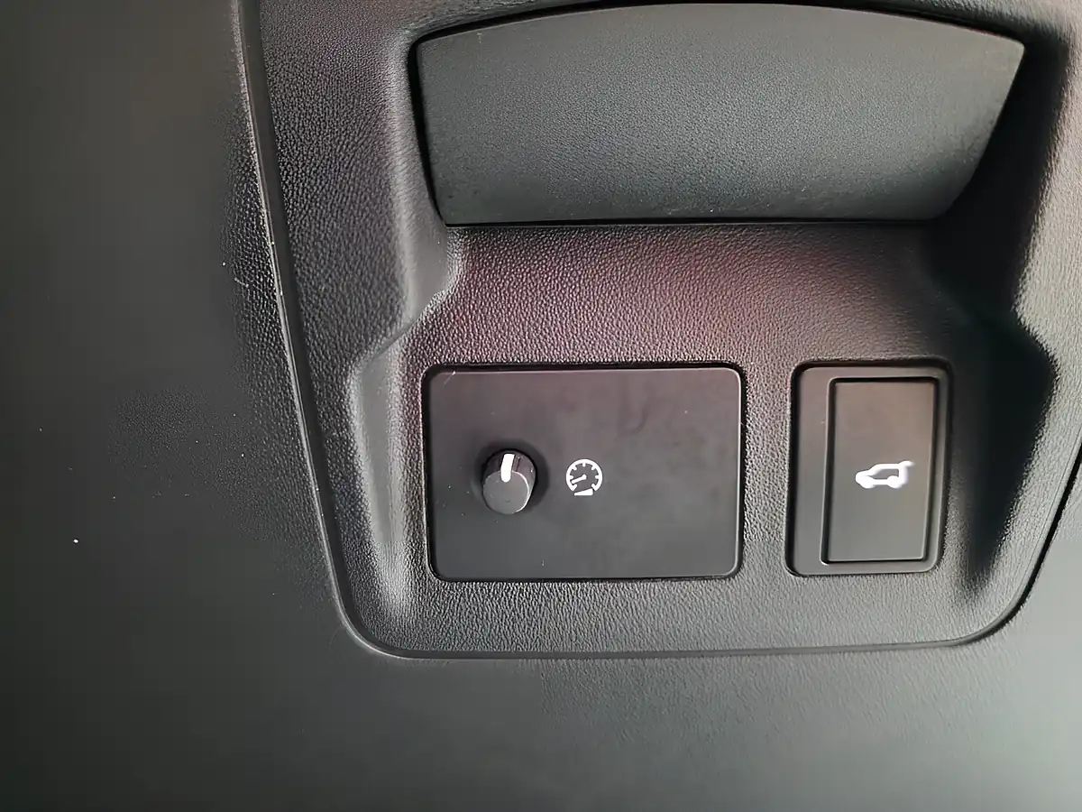 Used 2022 Land Rover Range Rover Velar Black Pack White - Interior and Exterior details 18