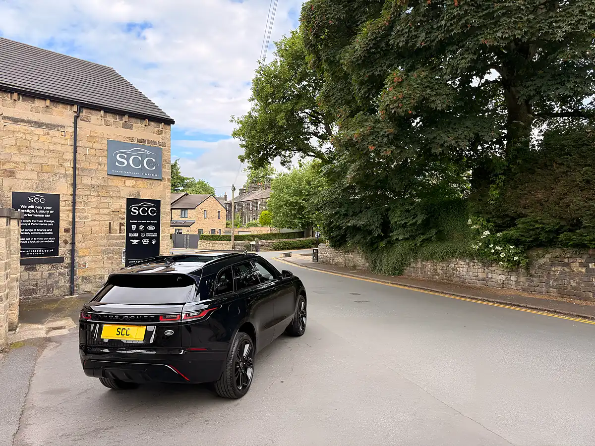 Used 2022 Land Rover Range Rover Velar R-Dynamic Hse Santorini Black - Interior and Exterior details 11