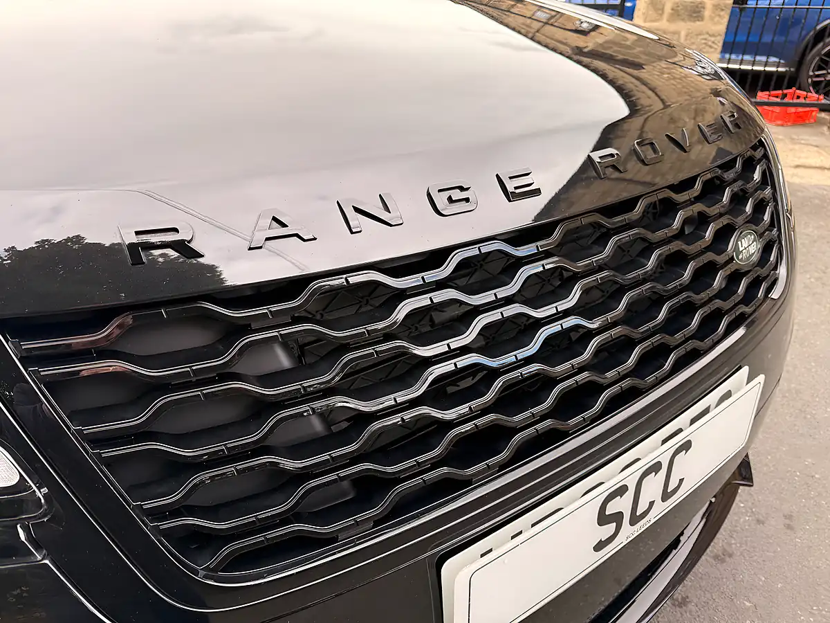 Used 2022 Land Rover Range Rover Velar R-Dynamic Hse Santorini Black - Interior and Exterior details 15