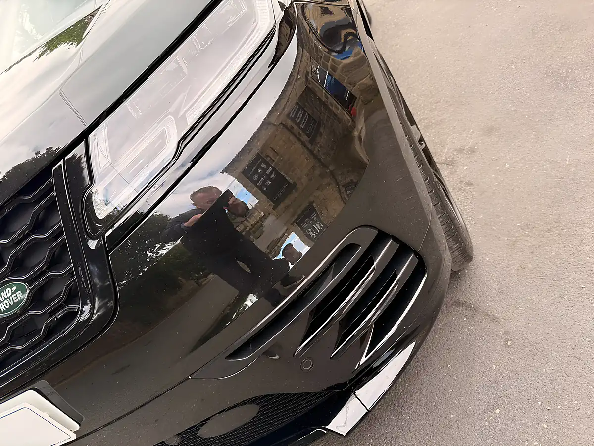 Used 2022 Land Rover Range Rover Velar R-Dynamic Hse Santorini Black - Interior and Exterior details 18