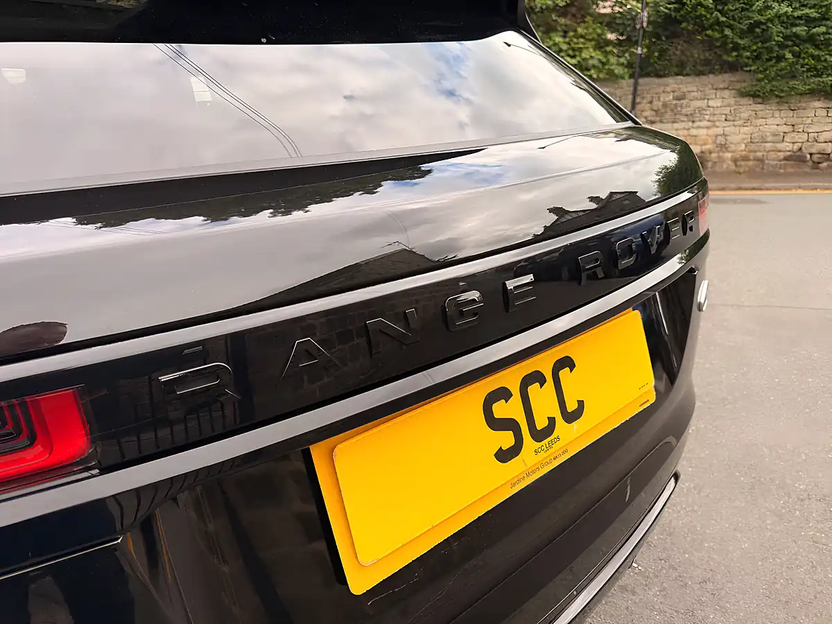 Used 2022 Land Rover Range Rover Velar R-Dynamic Hse Santorini Black - Interior and Exterior details 19