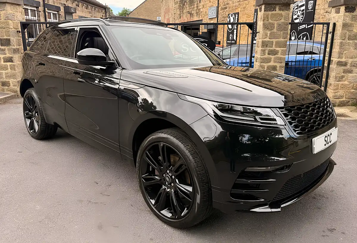 Used 2022 Land Rover Range Rover Velar R-Dynamic Hse Santorini Black - Interior and Exterior details 4