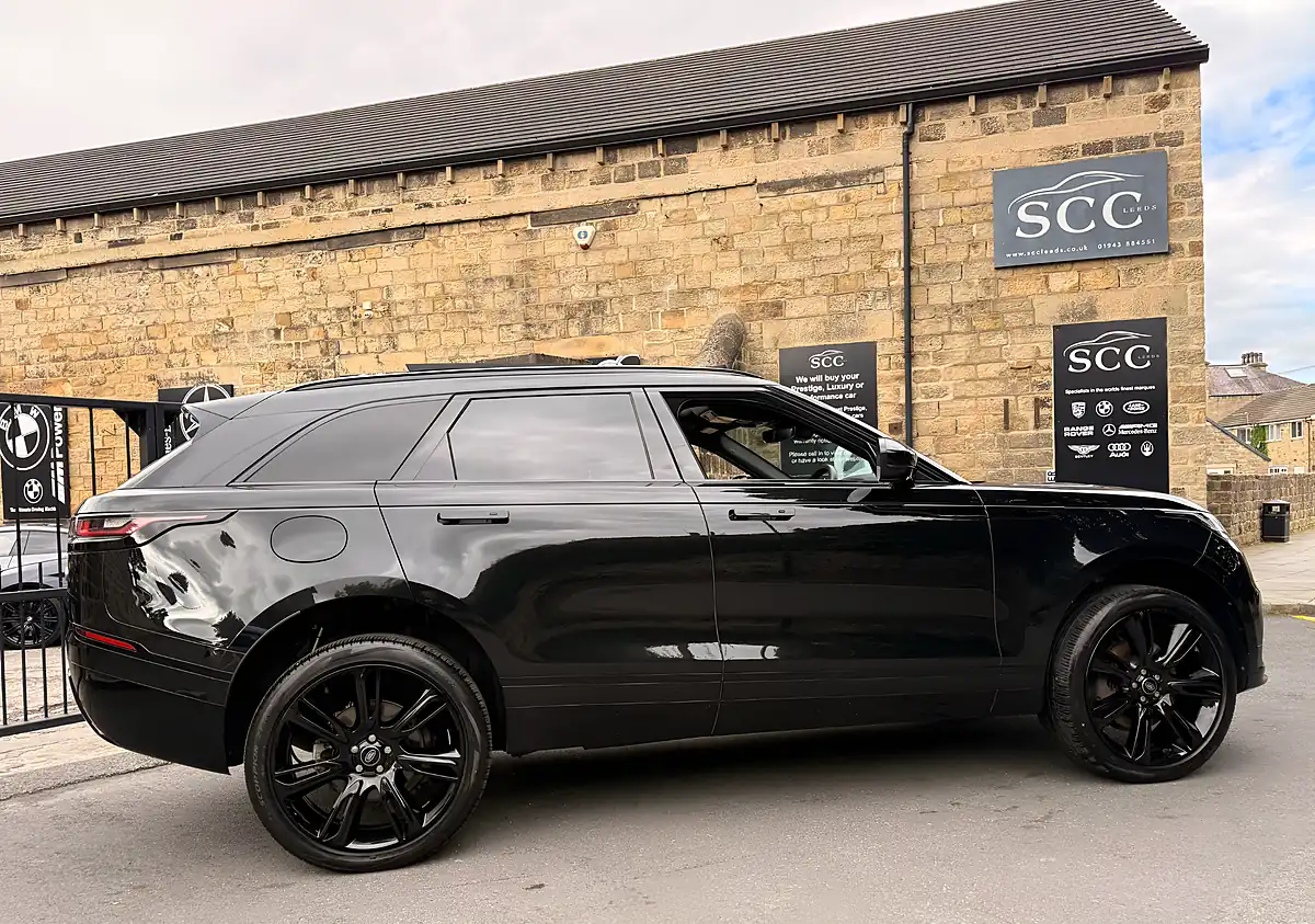 Used 2022 Land Rover Range Rover Velar R-Dynamic Hse Santorini Black - Interior and Exterior details 6