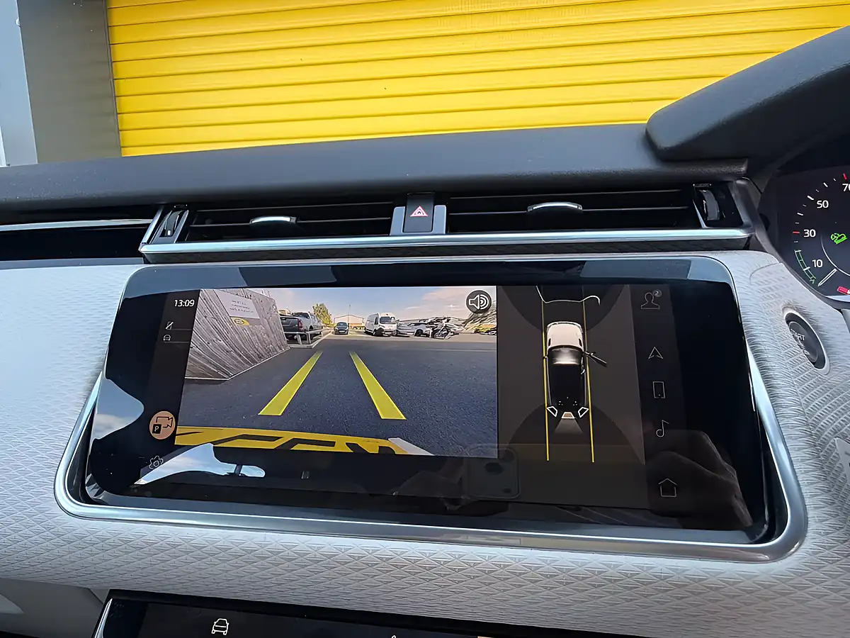 Used 2022 Land Rover Range Rover Velar R-Dynamic Se Bronze - Interior and Exterior details 11